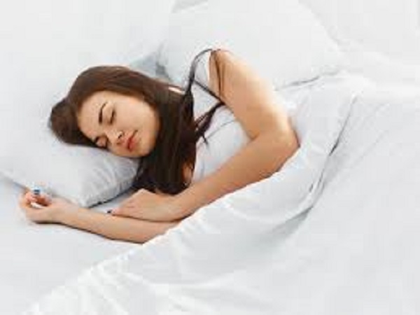 ১০) পর্যাপ্ত পরিমাণ ঘুমোন
