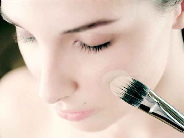 মেকআপ করার আগে প্রাইমার লাগান