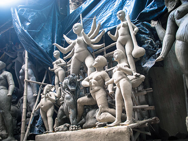 ৫) বাঁশ ও খড়
