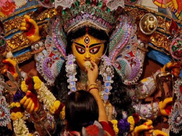 মা দুর্গার আশীর্বাদ মহামারির বিরুদ্ধে লড়াই করার শক্তি যোগাবে