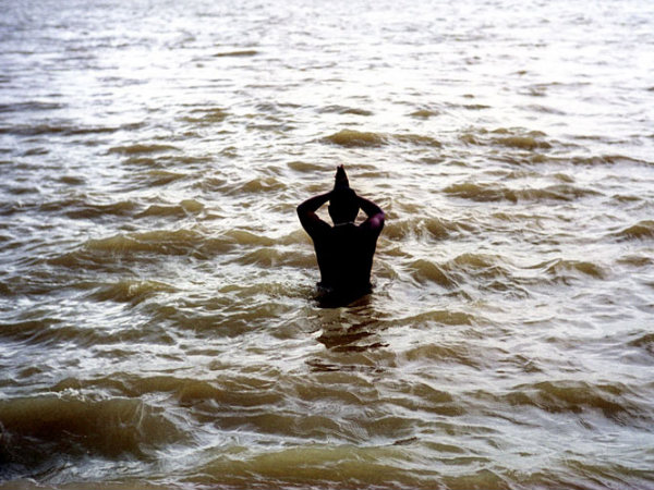 ৬) গঙ্গা জল