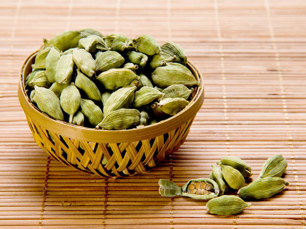 ৬) এলাচ