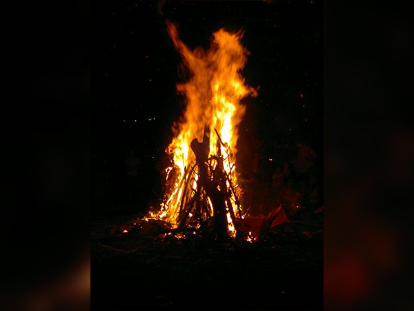 ২৮ মার্চ ২০২১ : দোল পূর্ণিমা, হোলিকা দহন