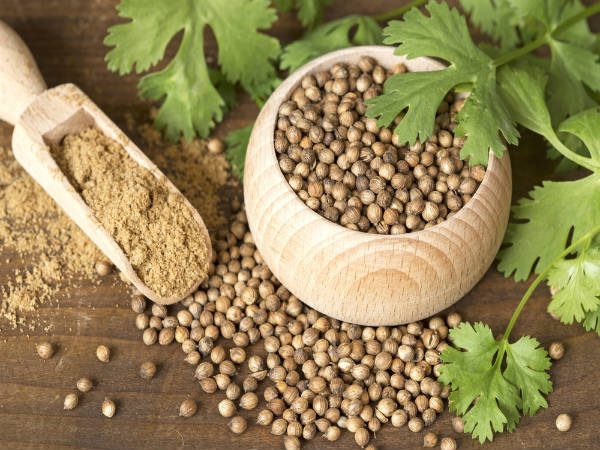 ২) ধনে গুঁড়ো