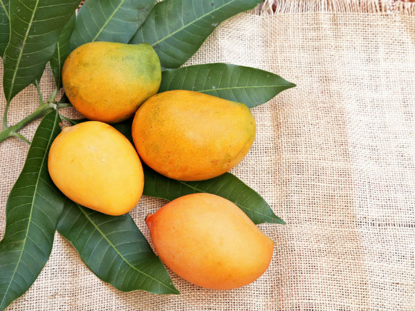 ২) আম