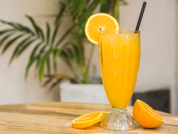 ৩) কমলালেবুর রস