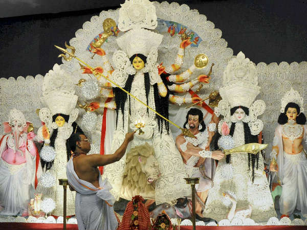 ৫) সন্ধি পুজো