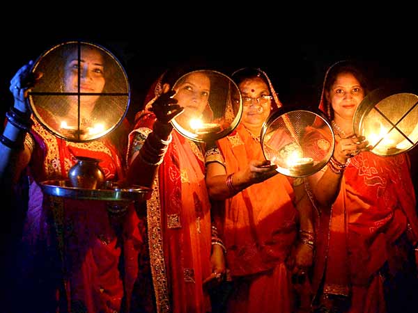 ২৪ অক্টোবর ২০২১ : করবা চৌথ