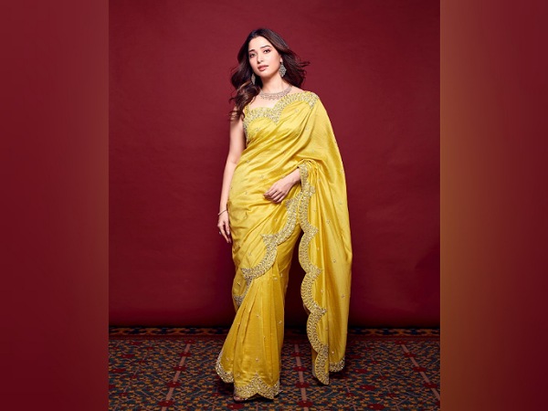 নবরাত্রির প্রথম দিন - হলুদ রঙ