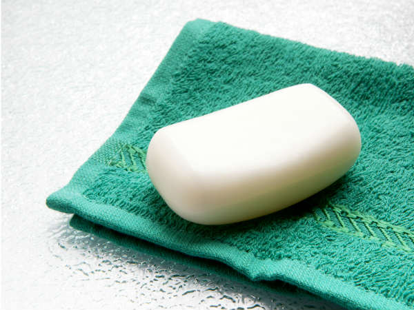 ১) সাবান এবং জল