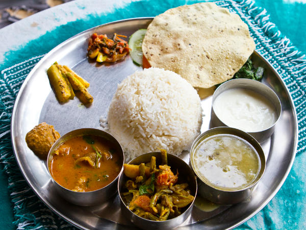 ৪) দিনে তিনবেলা খাবার খান