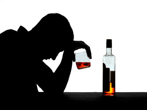৩) Binge Drinking বা অনবরত মদ্যপান করা