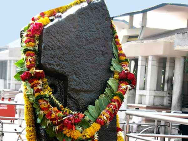 জলে কালো তিল মিশিয়ে স্নান করুন