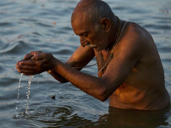 সূর্যোদয়ের আগে স্নান