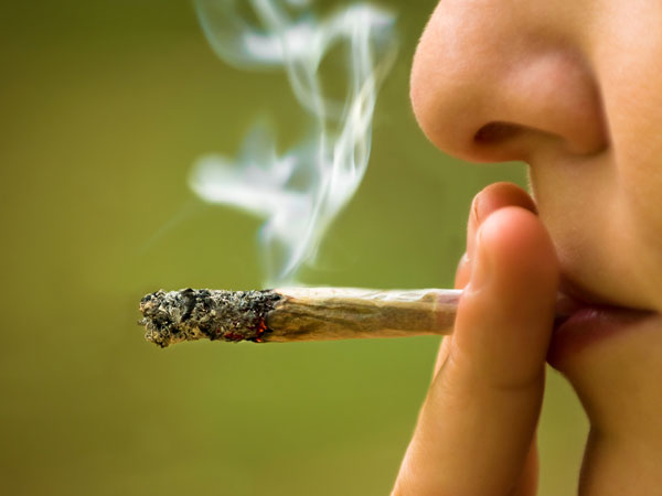 অত্যধিক ধূমপান ও মদ্যপান