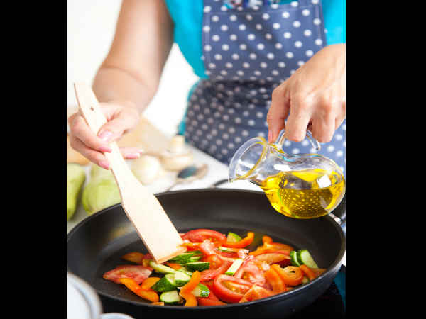 চামচে মেপে তেল দিন