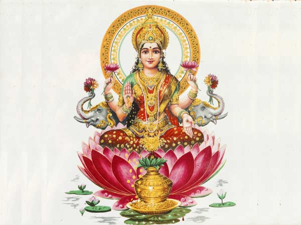 মা লক্ষ্মীর পূজা