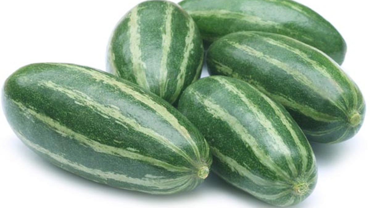 পেঁয়াজ রসুন ছাড়াই রেঁধে ফেলুন পটলের এই পদ, আঙুল চেটে খাবেন সকলে