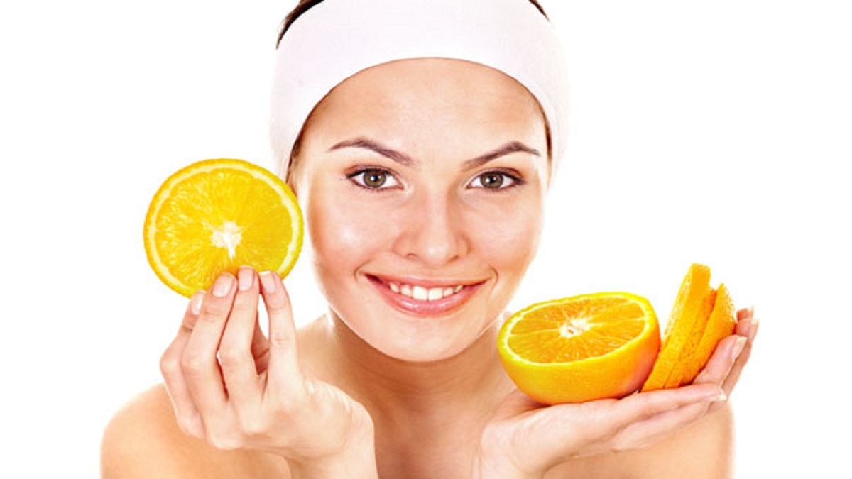 কমলার রসেই জেল্লা ফিরবে ত্বকের, দূর হবে বলিরেখা ও দাগছোপ! Benefits of