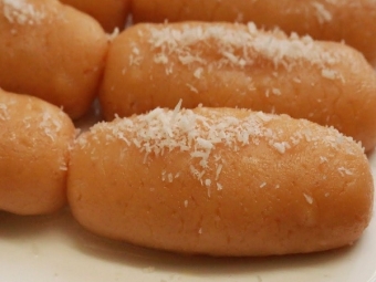 বিজয়ার মিষ্টিমুখ করুন ঘরে তৈরি চমচম দিয়ে, দেখে নিন রেসিপি